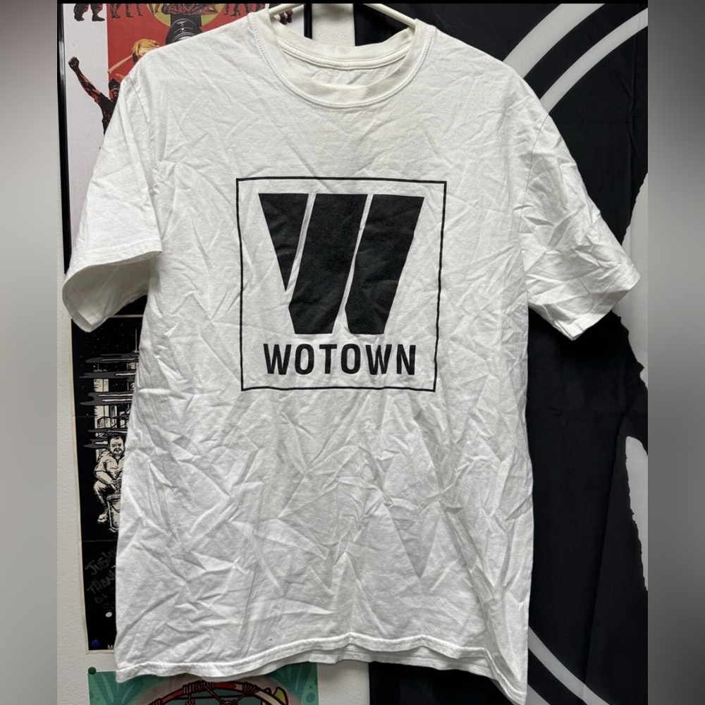 Slangcorp / Pistol - Wotown Medium Shirt Hip-Hop Division East Smokers Cough GDP